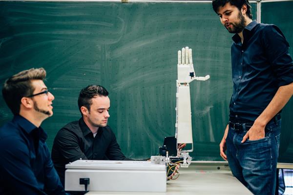 Бельгийские студенты разработали 3D-печатного робота-«переводчика» 