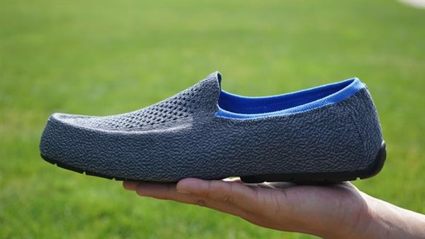 js-shoes-customizable-3d-knitted-shoes-hit-kickstarter-01.jpeg