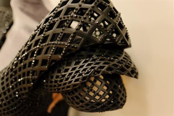 3D-платье Диты фон Тиз, вид рукавов