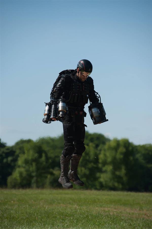 real-life-iron-man-uk-tech-startup-gravity-industries-3d-print-jet-engine-flying-suit-2.jpg