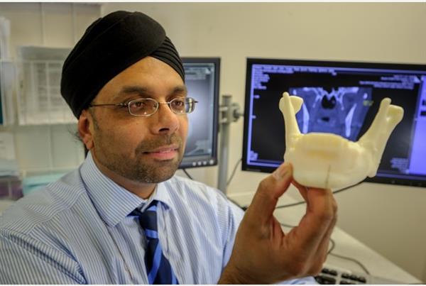 uk-cancer-patient-receives-new-jaw-thanks-to-3d-printing-2.jpg