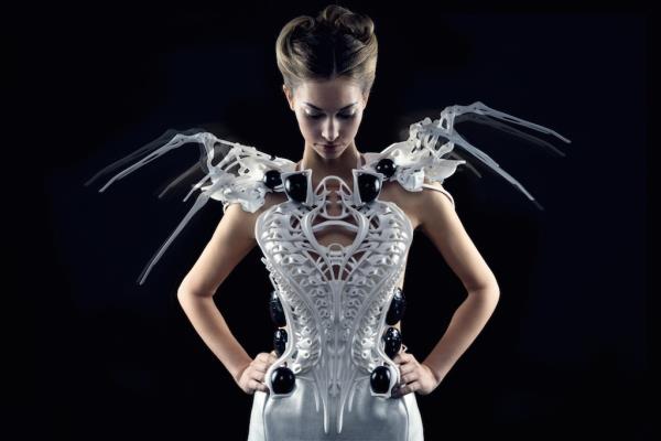 3D-платье Spider Dress от дизайнера Anouk Wipprecht