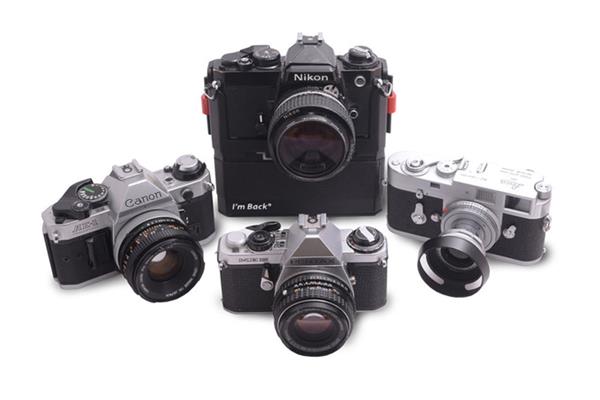 3d-printed-accessory-transforms-35mm-cameras-hybrid-digital-cameras-1.jpg