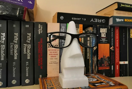 картинка Держатель для очков в виде носа