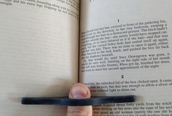 картинка Держатель страниц для чтения одной рукой