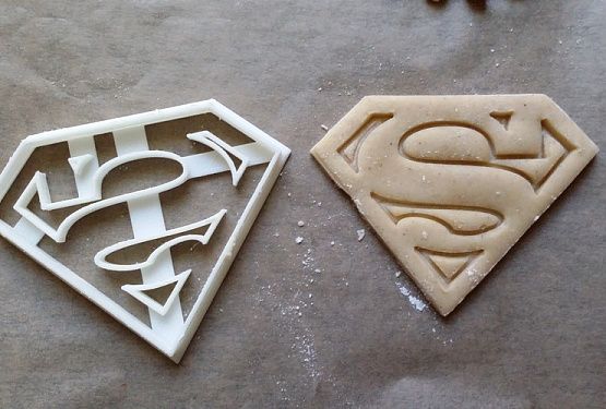 картинка Форма для печенья с эмблемой Супермена