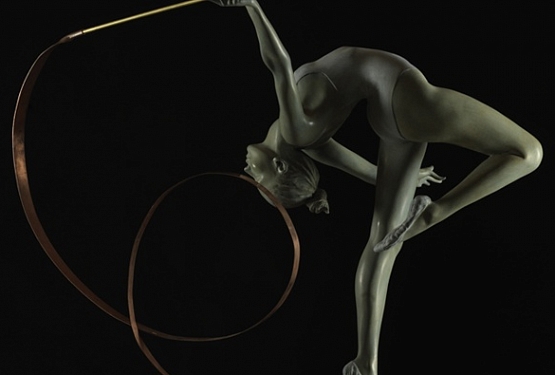 картинка Художественная гимнастка с лентой